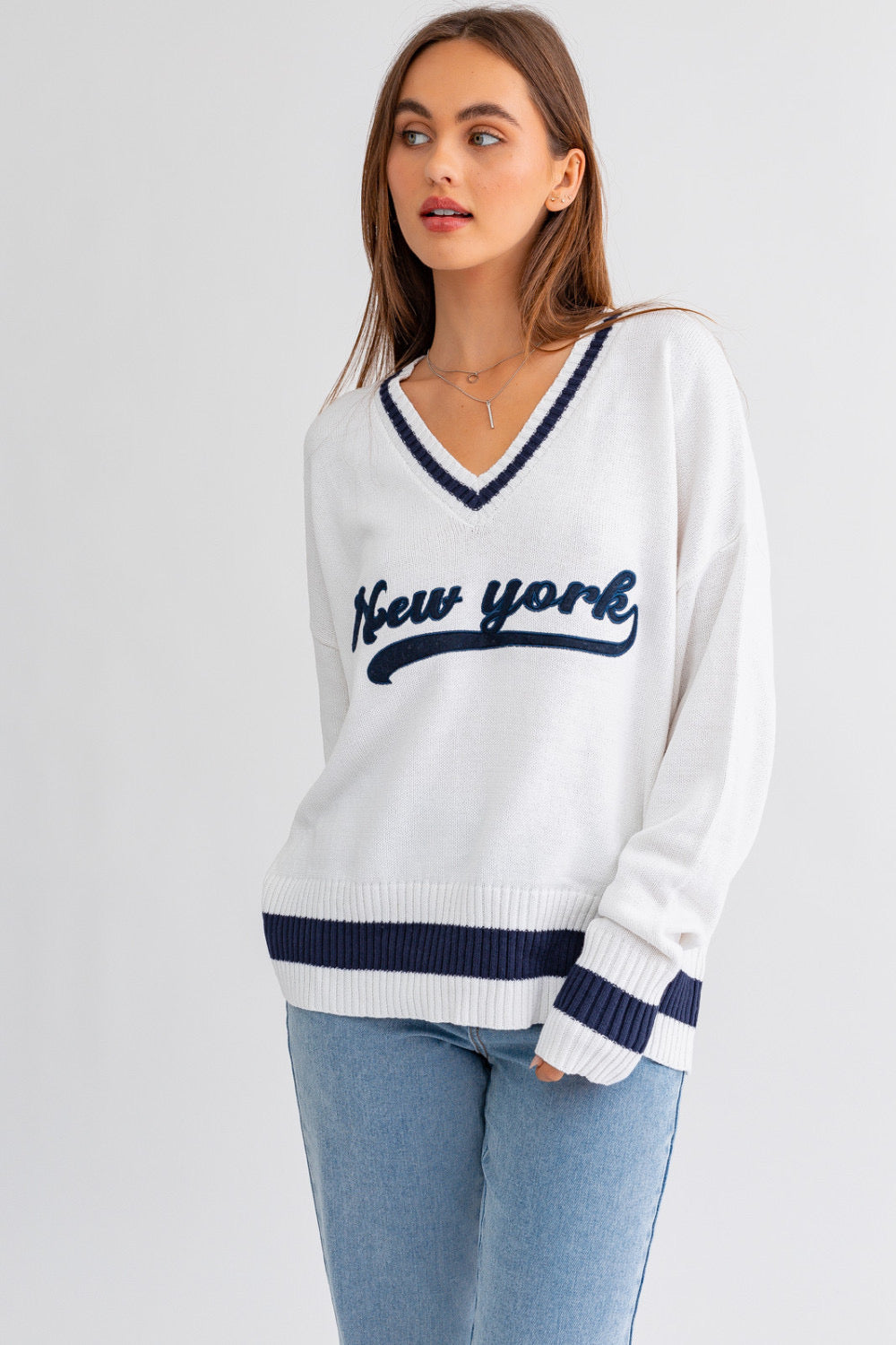 NY KNIT WHITE AND DARK BLUE SWEATER