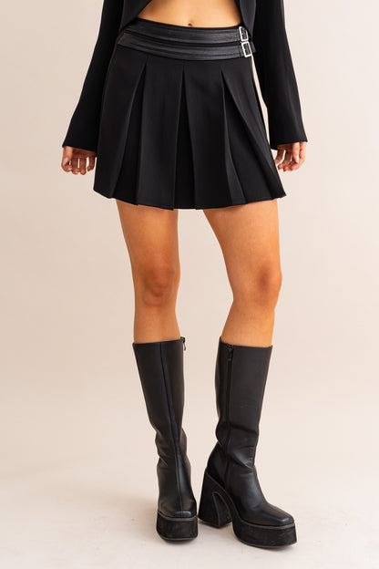 BLACK MINI 2 BEALTED PLEATED SKIRT